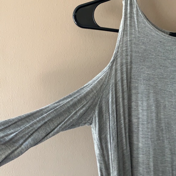 Gray Shoulder-Less Top - Picture 2 of 3